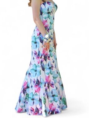 Terani Couture Floral Mermaid Prom Dress Size 4–6 (Tailored)